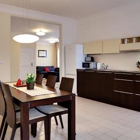 Apartman Karlova.2 *